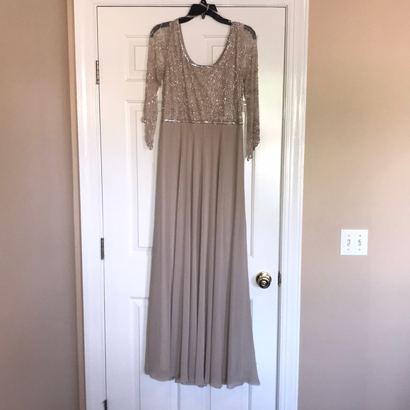 Jkara evening gown - size 6 - new never worn - Picture 2 of 6